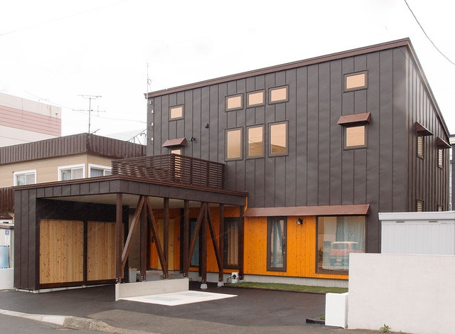 エルメスカラーの道南杉がステキな晃和住宅のオープンハウス いえズーム Iezoom