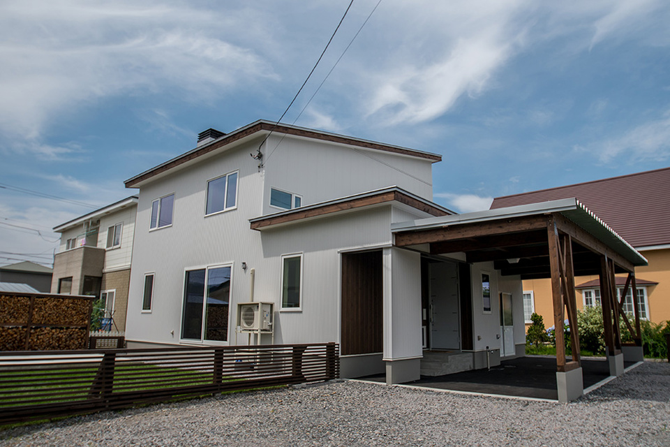 愛犬のための通り土間＆高断熱高気密の住宅／北海道上ノ国町I邸