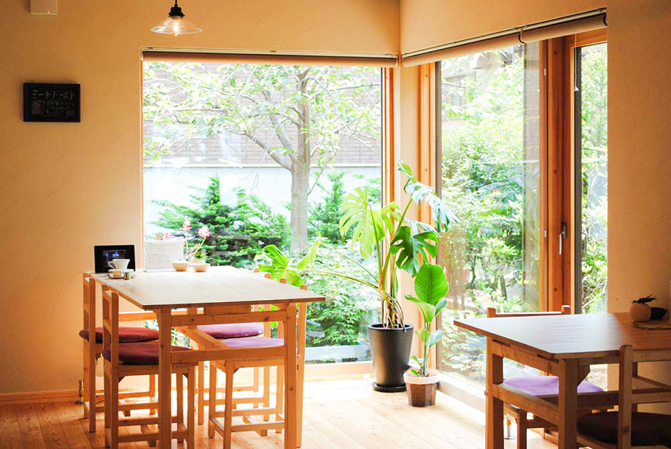 思い出の詰まった住まいが隠れ家カフェに 札幌市 喜茶ゆうご いえズーム Iezoom