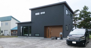 回遊動線とファミリークローゼットで、家事の時短を実現　江別市 Ｉ邸