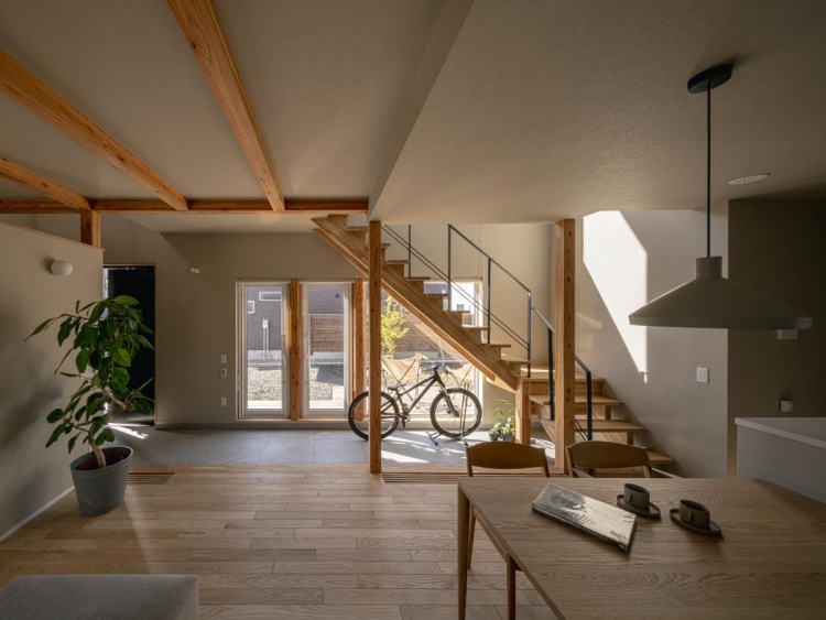 新しい企画住宅シリーズ「Basic01」のモデルハウスを公開／三五工務店