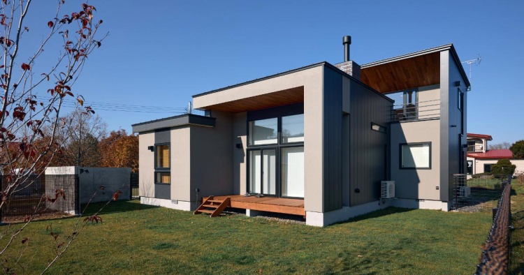 東京からの移住、そしてドーナツ店開業。夢に見た「羊の見える家」 池田町Cさん/クリプトン