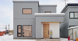 カウンター付キッチンや昭和木材オリジナル家具が主役の家　旭川市S邸