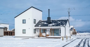 東川町でのびのび子育て・オリジナル家具や薪ストーブのある暮らし