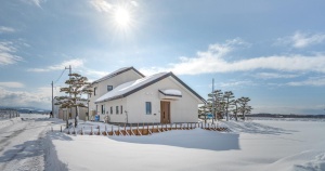 家族の歴史をつなぐ本格和室・暖かく仕事もはかどる農家住宅　東川町／雅建築企画