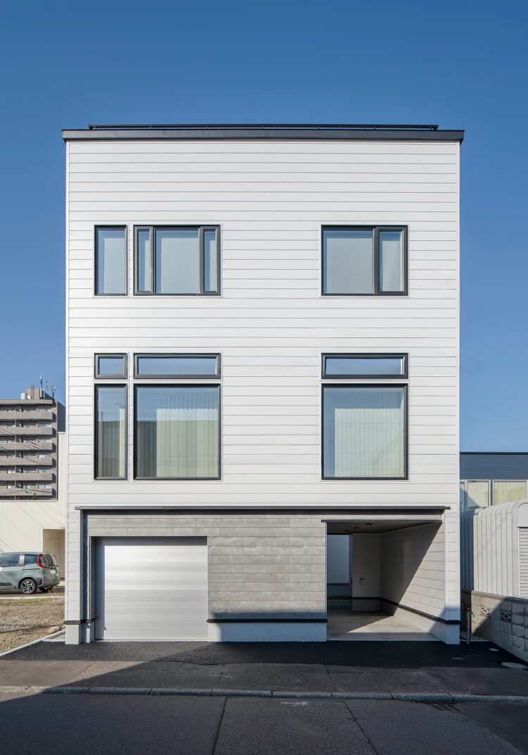 【札幌市】パッシブ換気の 屋上付き都市型住宅